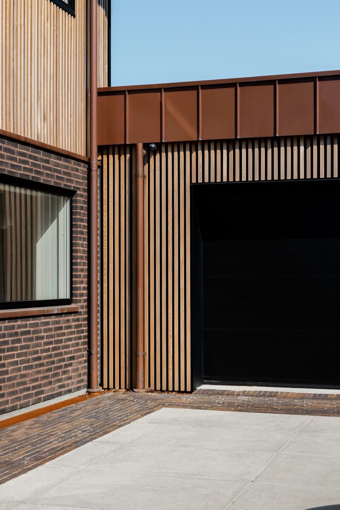 Image 4 of 7 in AluWood gallery