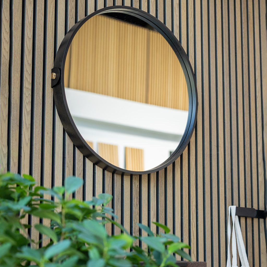 Image 2 of 4 in CREATE | Mirror gallery